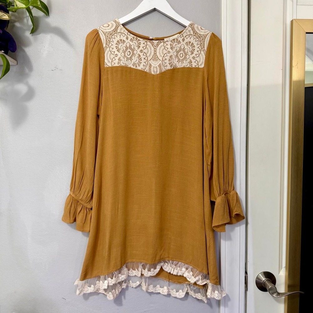 Rayon yellow Hayden Los Angeles mustard lace shift dress size Small